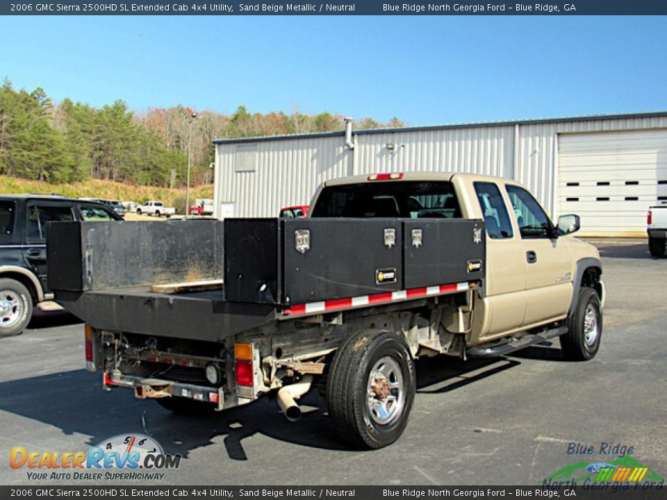 2006 GMC Sierra 2500HD SL Extended Cab 4x4 Utility Sand Beige Metallic / Neutral Photo #5