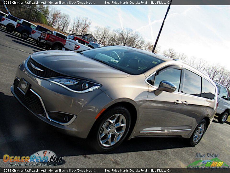 2018 Chrysler Pacifica Limited Molten Silver / Black/Deep Mocha Photo #26