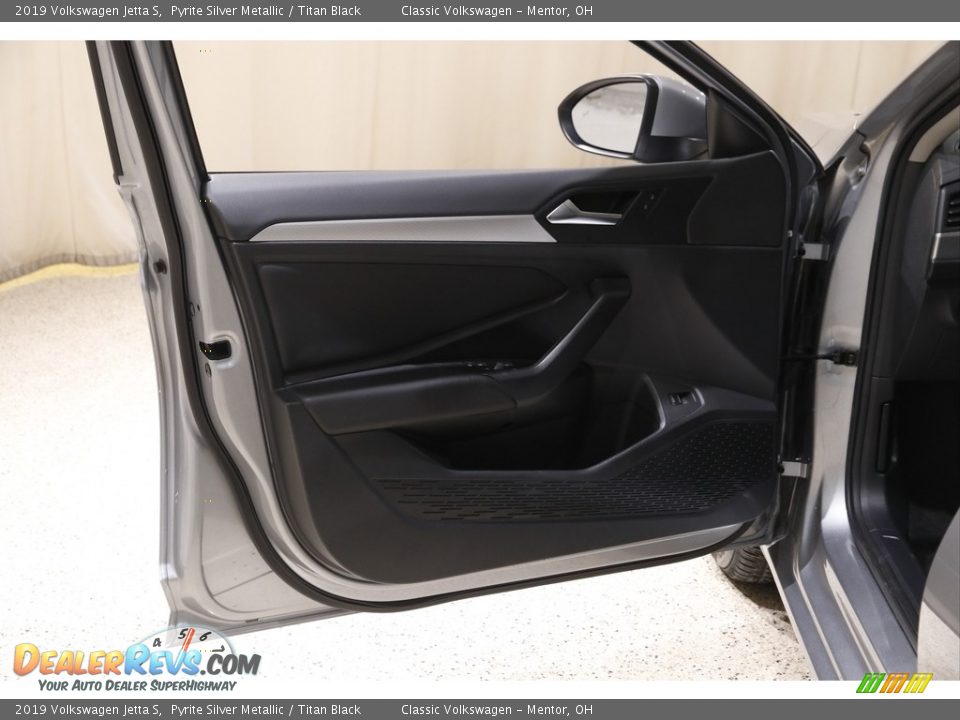 Door Panel of 2019 Volkswagen Jetta S Photo #4