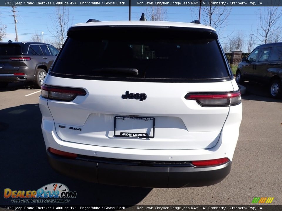 2023 Jeep Grand Cherokee L Altitude 4x4 Bright White / Global Black Photo #4