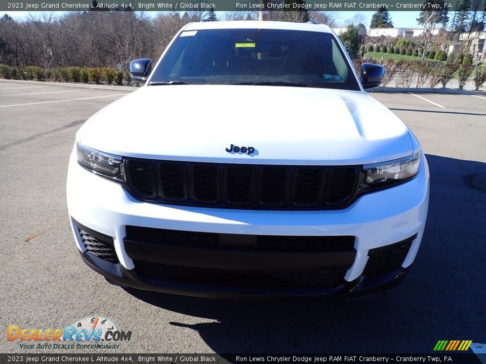 2023 Jeep Grand Cherokee L Altitude 4x4 Bright White / Global Black Photo #8