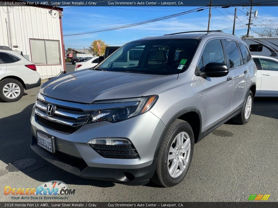 Front 3/4 View of 2018 Honda Pilot LX AWD Photo #3