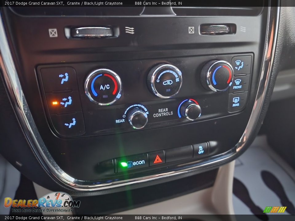 2017 Dodge Grand Caravan SXT Granite / Black/Light Graystone Photo #14