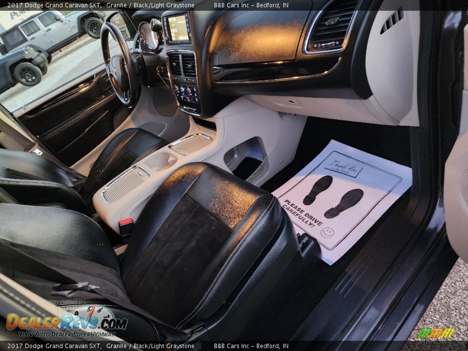 2017 Dodge Grand Caravan SXT Granite / Black/Light Graystone Photo #23