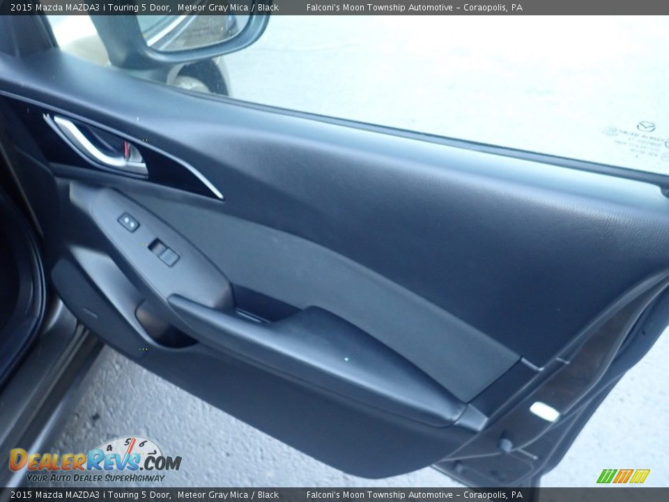 Door Panel of 2015 Mazda MAZDA3 i Touring 5 Door Photo #14