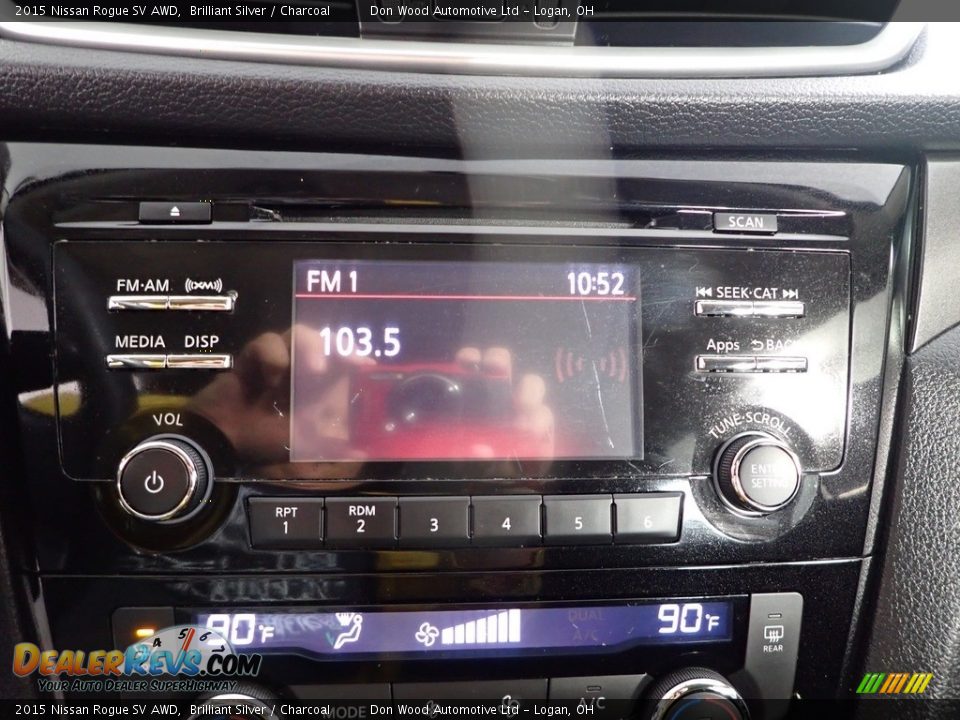 2015 Nissan Rogue SV AWD Brilliant Silver / Charcoal Photo #2