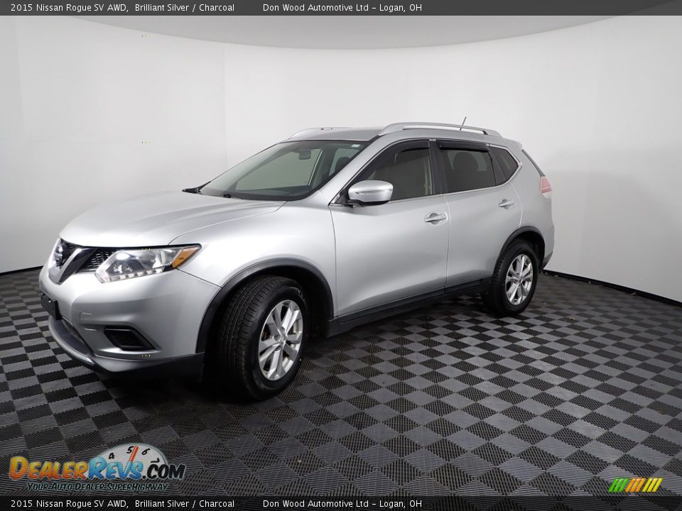 2015 Nissan Rogue SV AWD Brilliant Silver / Charcoal Photo #5