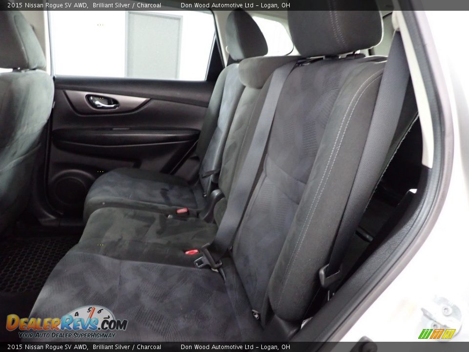 2015 Nissan Rogue SV AWD Brilliant Silver / Charcoal Photo #23
