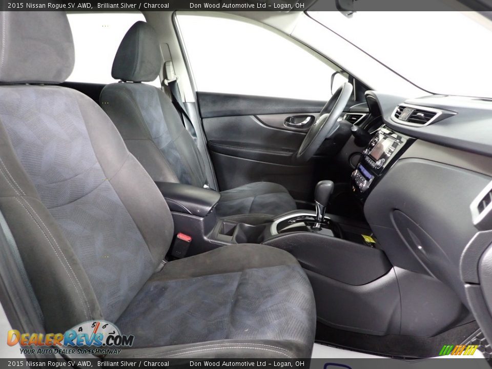 2015 Nissan Rogue SV AWD Brilliant Silver / Charcoal Photo #26
