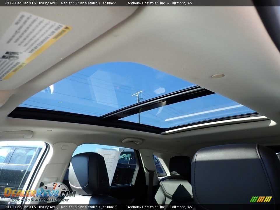 2019 Cadillac XT5 Luxury AWD Radiant Silver Metallic / Jet Black Photo #17