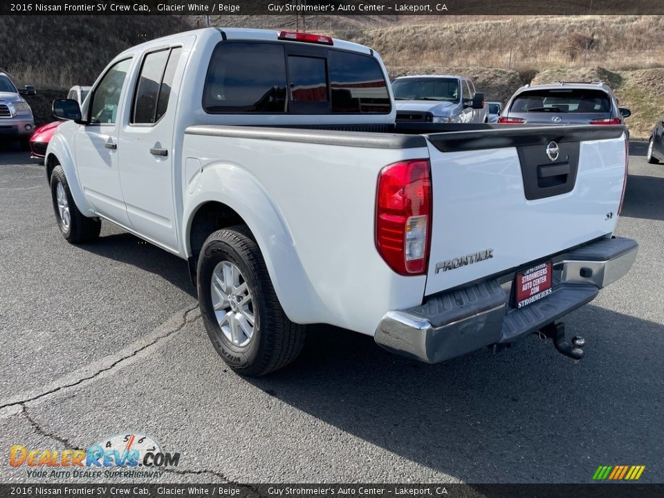 2016 Nissan Frontier SV Crew Cab Glacier White / Beige Photo #4