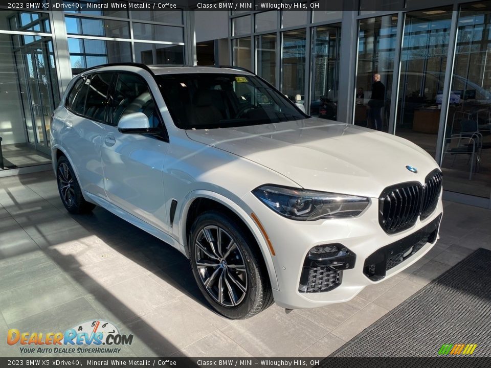 2023 BMW X5 xDrive40i Mineral White Metallic / Coffee Photo #1