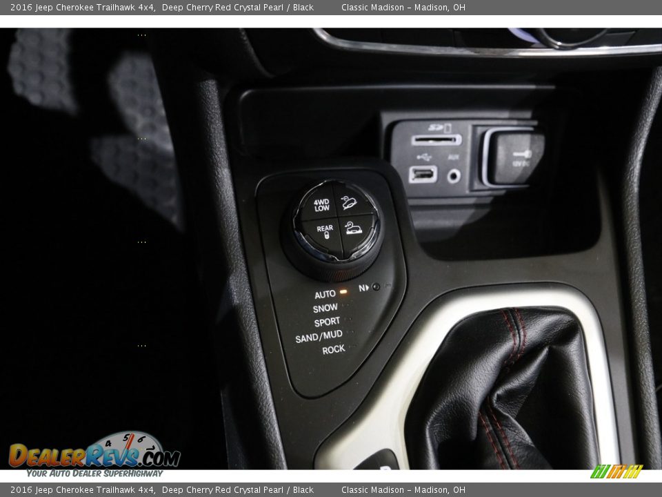 2016 Jeep Cherokee Trailhawk 4x4 Deep Cherry Red Crystal Pearl / Black Photo #16