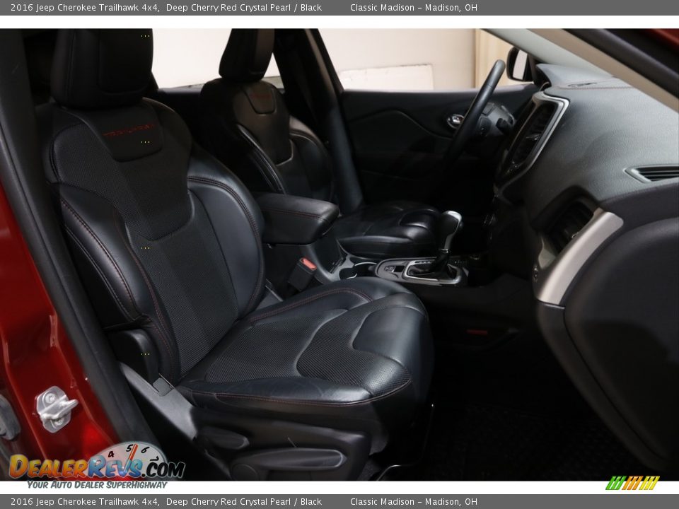 2016 Jeep Cherokee Trailhawk 4x4 Deep Cherry Red Crystal Pearl / Black Photo #18