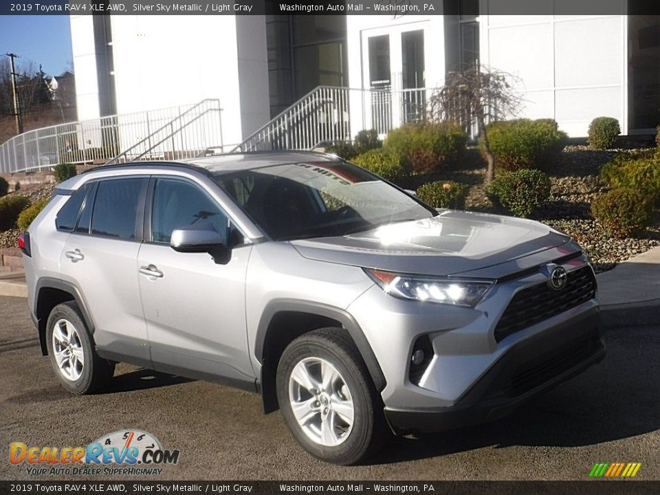 2019 Toyota RAV4 XLE AWD Silver Sky Metallic / Light Gray Photo #1