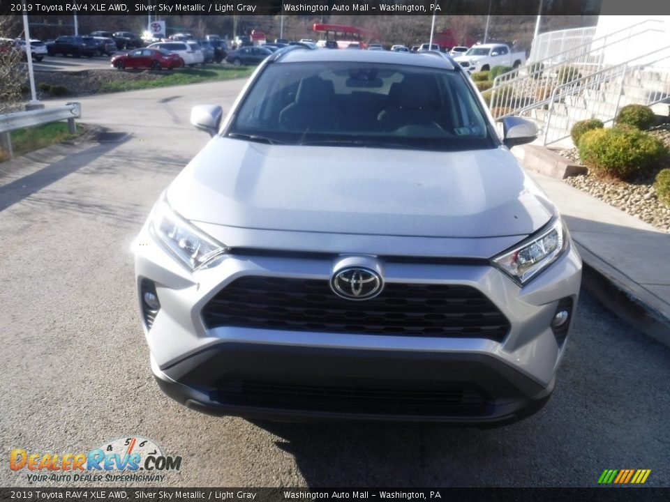 2019 Toyota RAV4 XLE AWD Silver Sky Metallic / Light Gray Photo #12