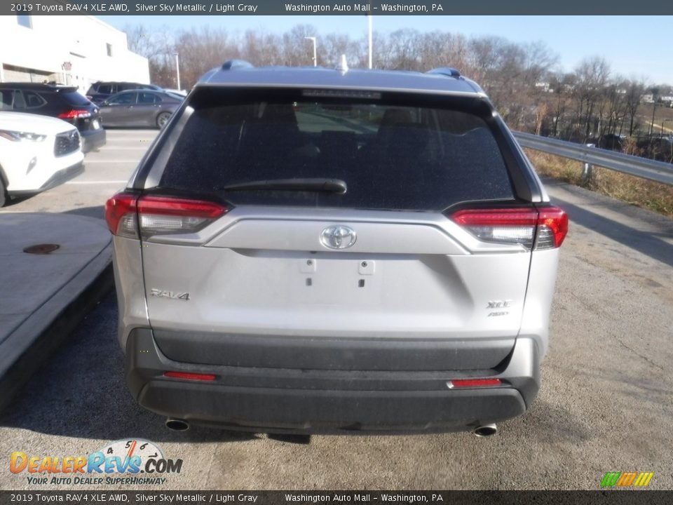 2019 Toyota RAV4 XLE AWD Silver Sky Metallic / Light Gray Photo #16