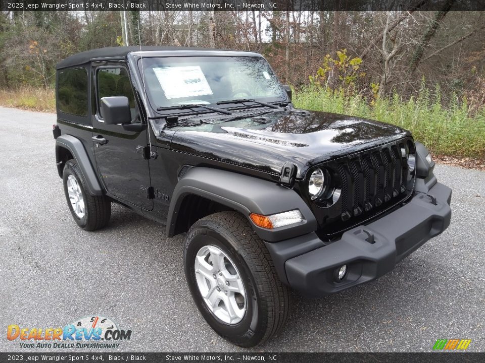 Front 3/4 View of 2023 Jeep Wrangler Sport S 4x4 Photo #4