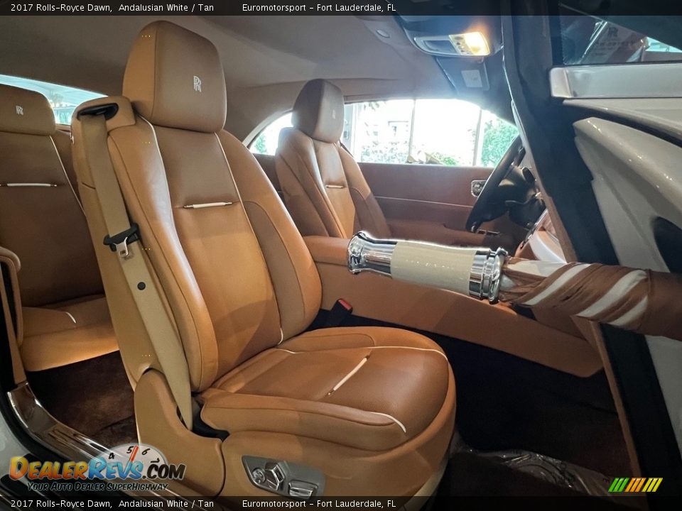 Front Seat of 2017 Rolls-Royce Dawn  Photo #3