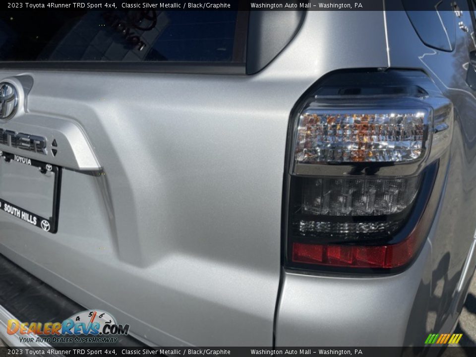 2023 Toyota 4Runner TRD Sport 4x4 Classic Silver Metallic / Black/Graphite Photo #25
