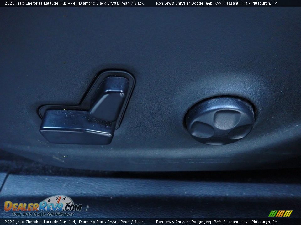 2020 Jeep Cherokee Latitude Plus 4x4 Diamond Black Crystal Pearl / Black Photo #18