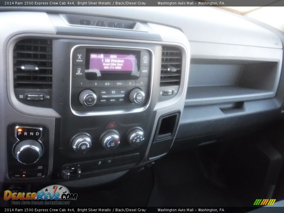 2014 Ram 1500 Express Crew Cab 4x4 Bright Silver Metallic / Black/Diesel Gray Photo #3