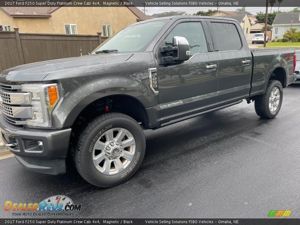 2017 Ford F250 Super Duty Platinum Crew Cab 4x4 Magnetic / Black Photo #1