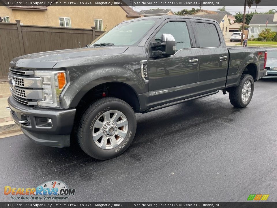 2017 Ford F250 Super Duty Platinum Crew Cab 4x4 Magnetic / Black Photo #2