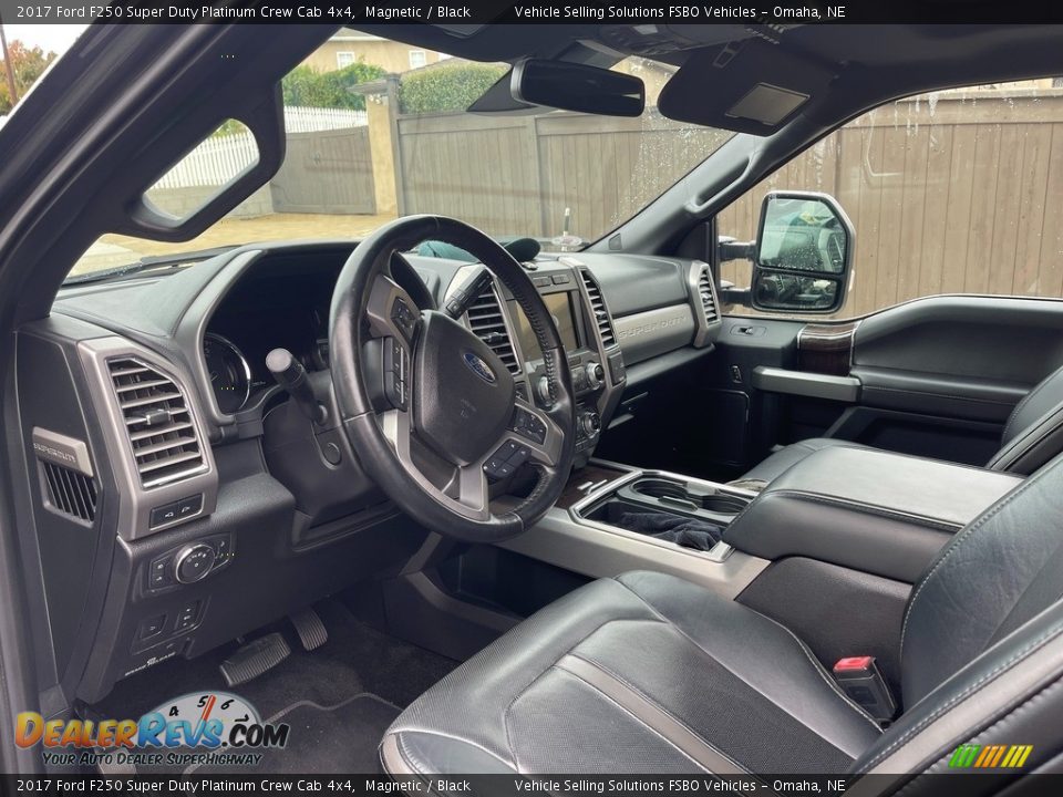 2017 Ford F250 Super Duty Platinum Crew Cab 4x4 Magnetic / Black Photo #6