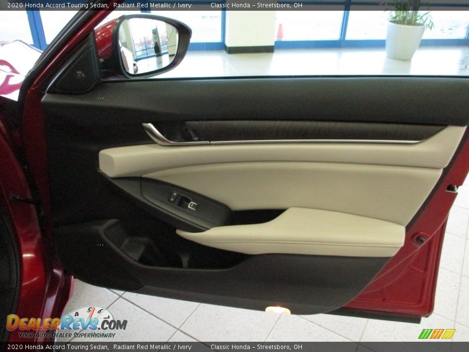 2020 Honda Accord Touring Sedan Radiant Red Metallic / Ivory Photo #14