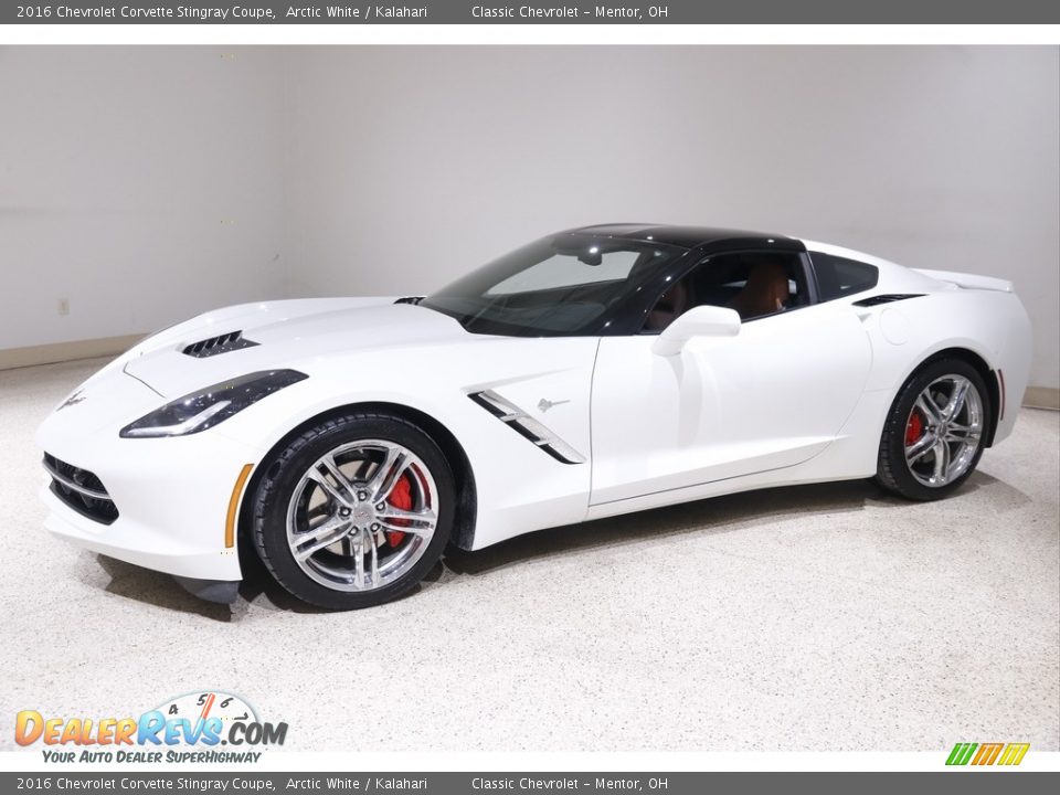 Front 3/4 View of 2016 Chevrolet Corvette Stingray Coupe Photo #3