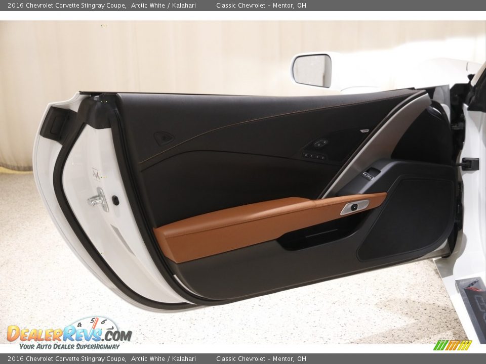 Door Panel of 2016 Chevrolet Corvette Stingray Coupe Photo #4