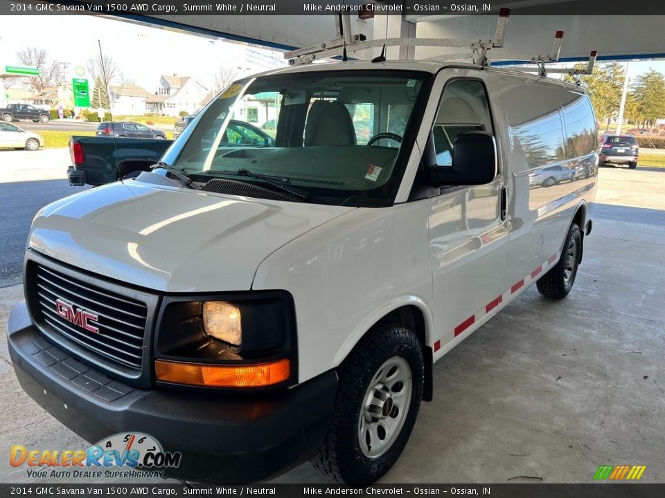 Front 3/4 View of 2014 GMC Savana Van 1500 AWD Cargo Photo #2