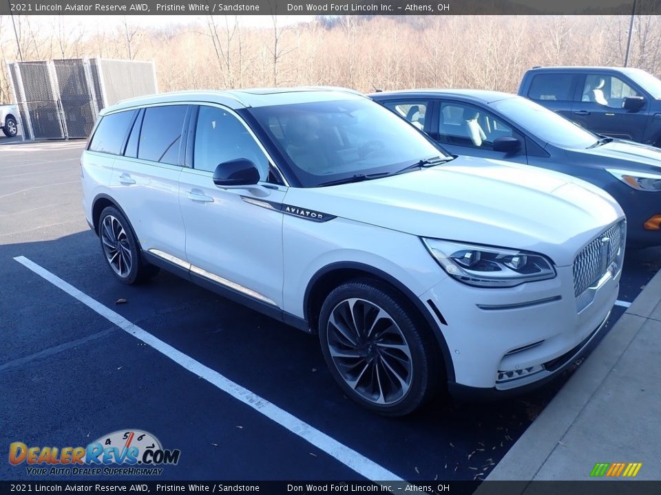 Front 3/4 View of 2021 Lincoln Aviator Reserve AWD Photo #2