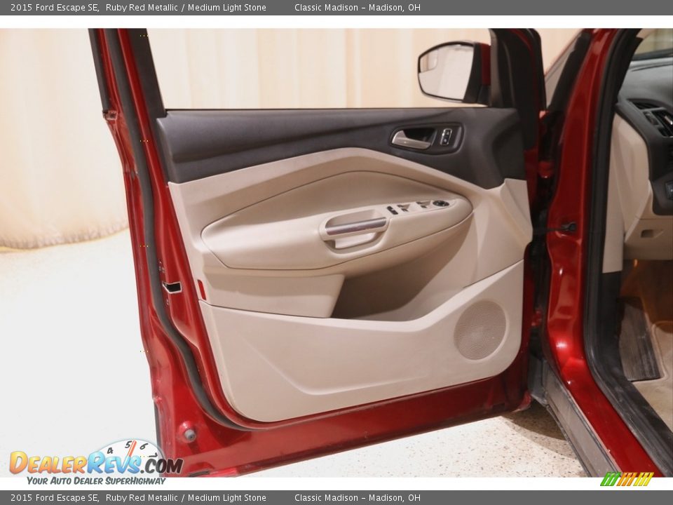 2015 Ford Escape SE Ruby Red Metallic / Medium Light Stone Photo #4