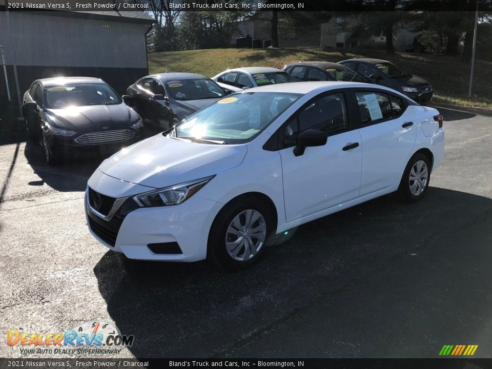 2021 Nissan Versa S Fresh Powder / Charcoal Photo #2