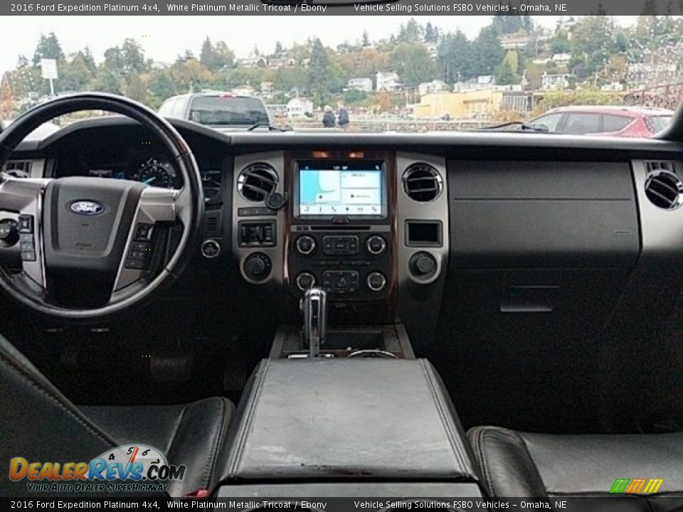 Dashboard of 2016 Ford Expedition Platinum 4x4 Photo #4