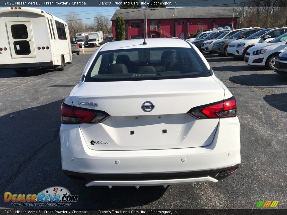 2021 Nissan Versa S Fresh Powder / Charcoal Photo #7