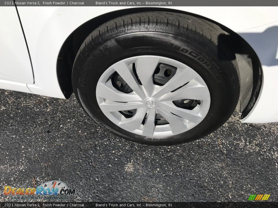 2021 Nissan Versa S Wheel Photo #29