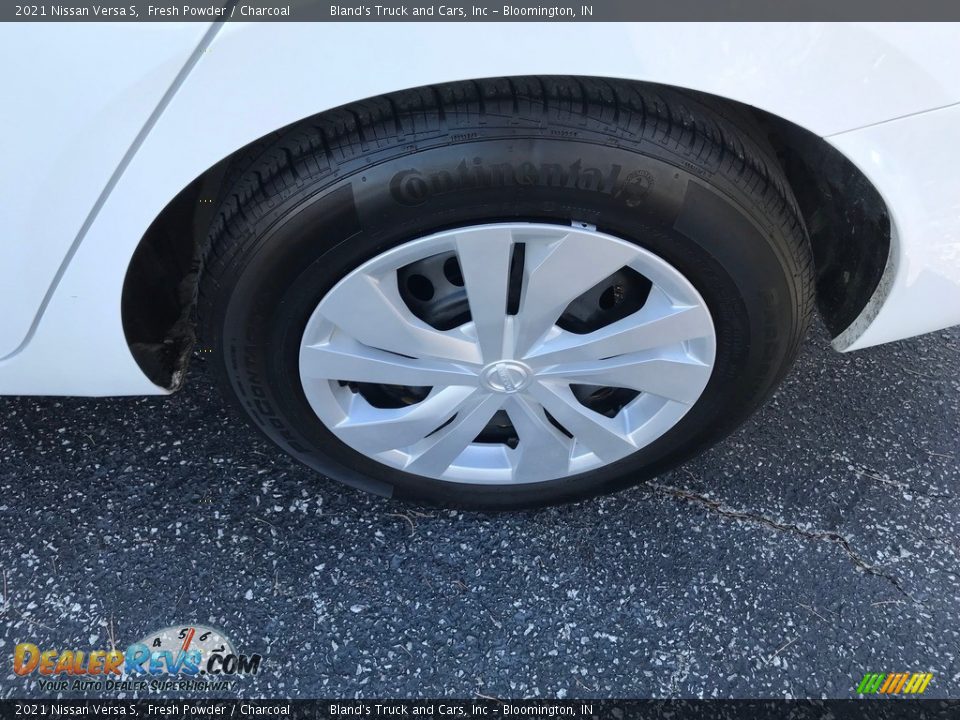 2021 Nissan Versa S Wheel Photo #31