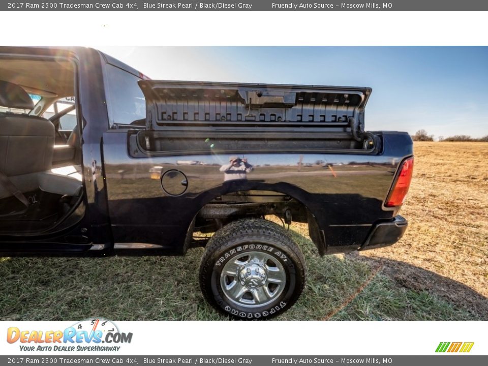 2017 Ram 2500 Tradesman Crew Cab 4x4 Blue Streak Pearl / Black/Diesel Gray Photo #5