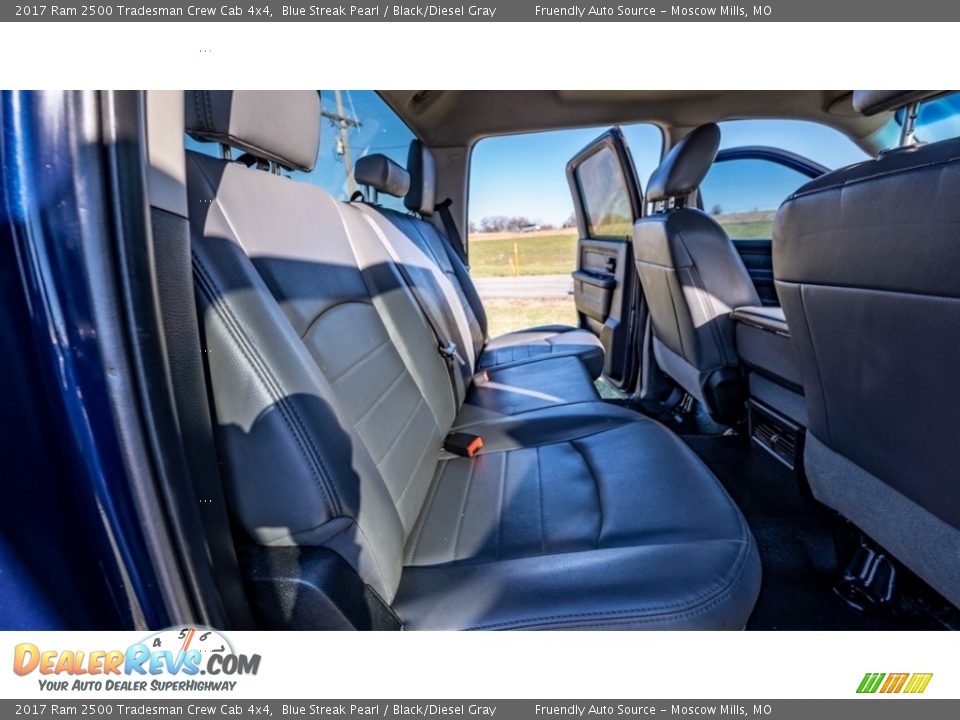 2017 Ram 2500 Tradesman Crew Cab 4x4 Blue Streak Pearl / Black/Diesel Gray Photo #28