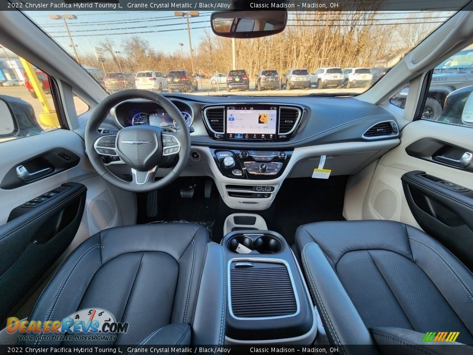 2022 Chrysler Pacifica Hybrid Touring L Granite Crystal Metallic / Black/Alloy Photo #11