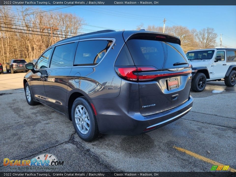 2022 Chrysler Pacifica Touring L Granite Crystal Metallic / Black/Alloy Photo #4