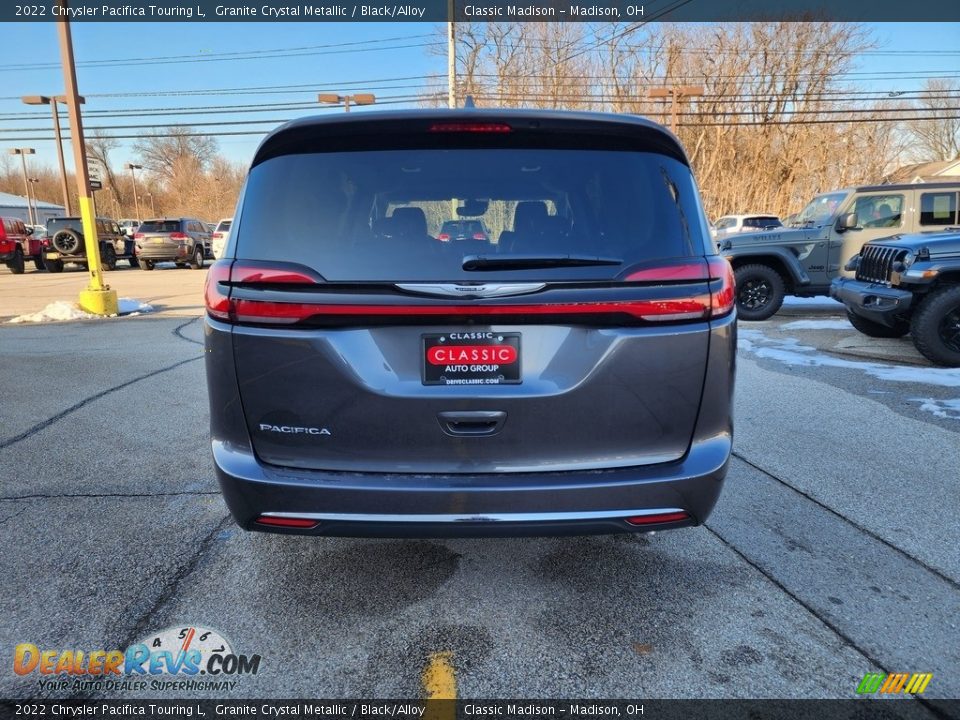 2022 Chrysler Pacifica Touring L Granite Crystal Metallic / Black/Alloy Photo #5