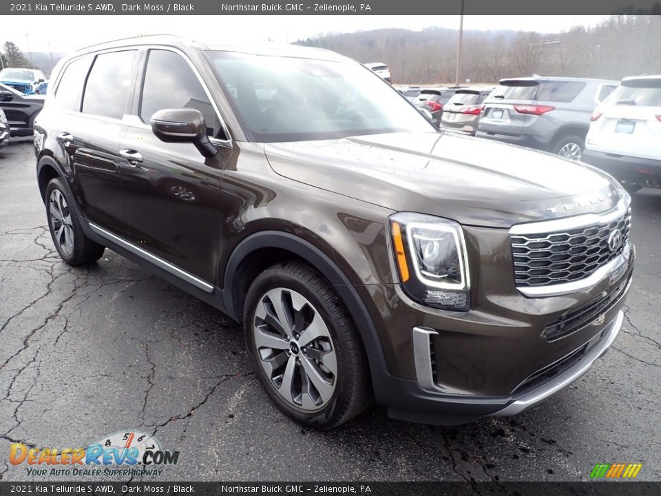 Front 3/4 View of 2021 Kia Telluride S AWD Photo #9