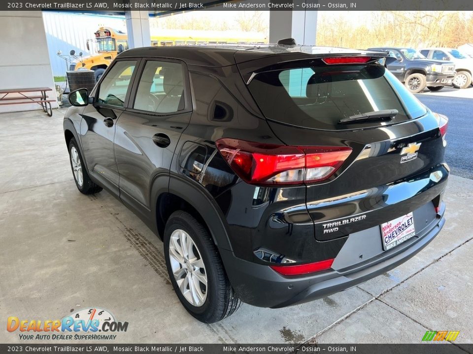 2023 Chevrolet TrailBlazer LS AWD Mosaic Black Metallic / Jet Black Photo #10