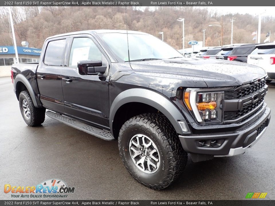 Front 3/4 View of 2022 Ford F150 SVT Raptor SuperCrew 4x4 Photo #2