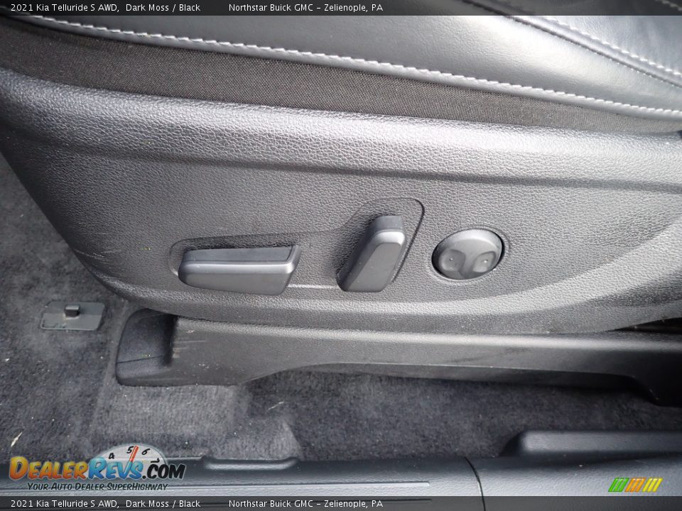Controls of 2021 Kia Telluride S AWD Photo #23