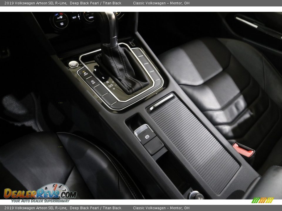 2019 Volkswagen Arteon SEL R-Line Shifter Photo #15
